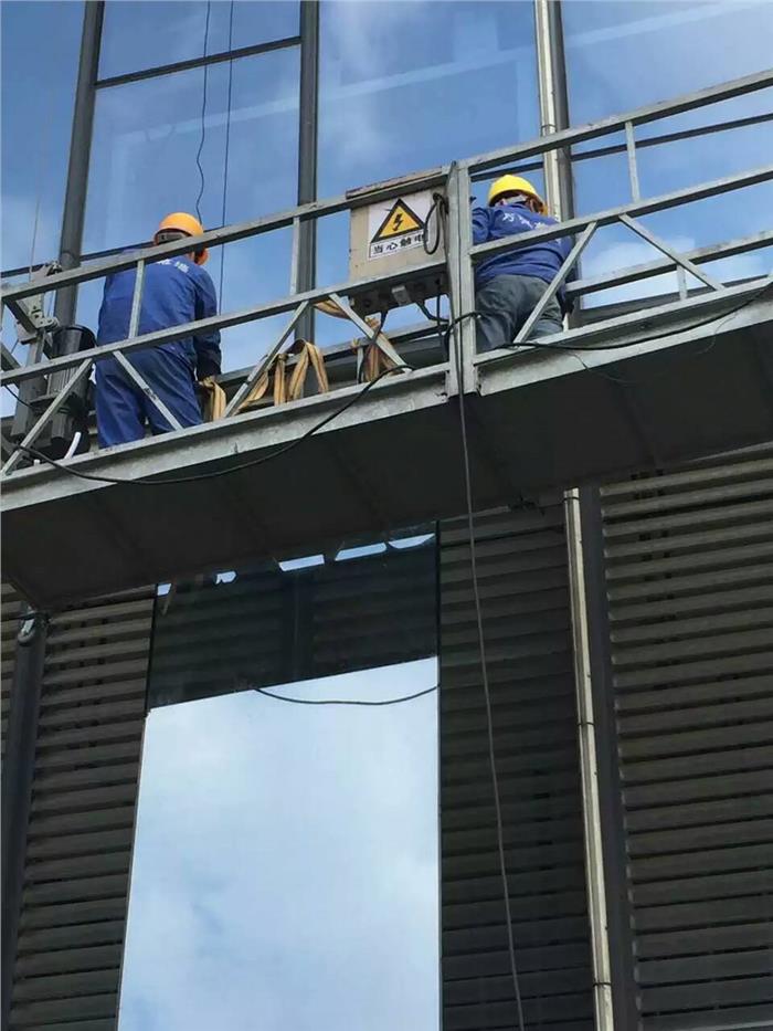 更换幕墙玻璃工程