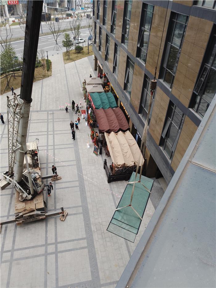 更换幕墙玻璃工程